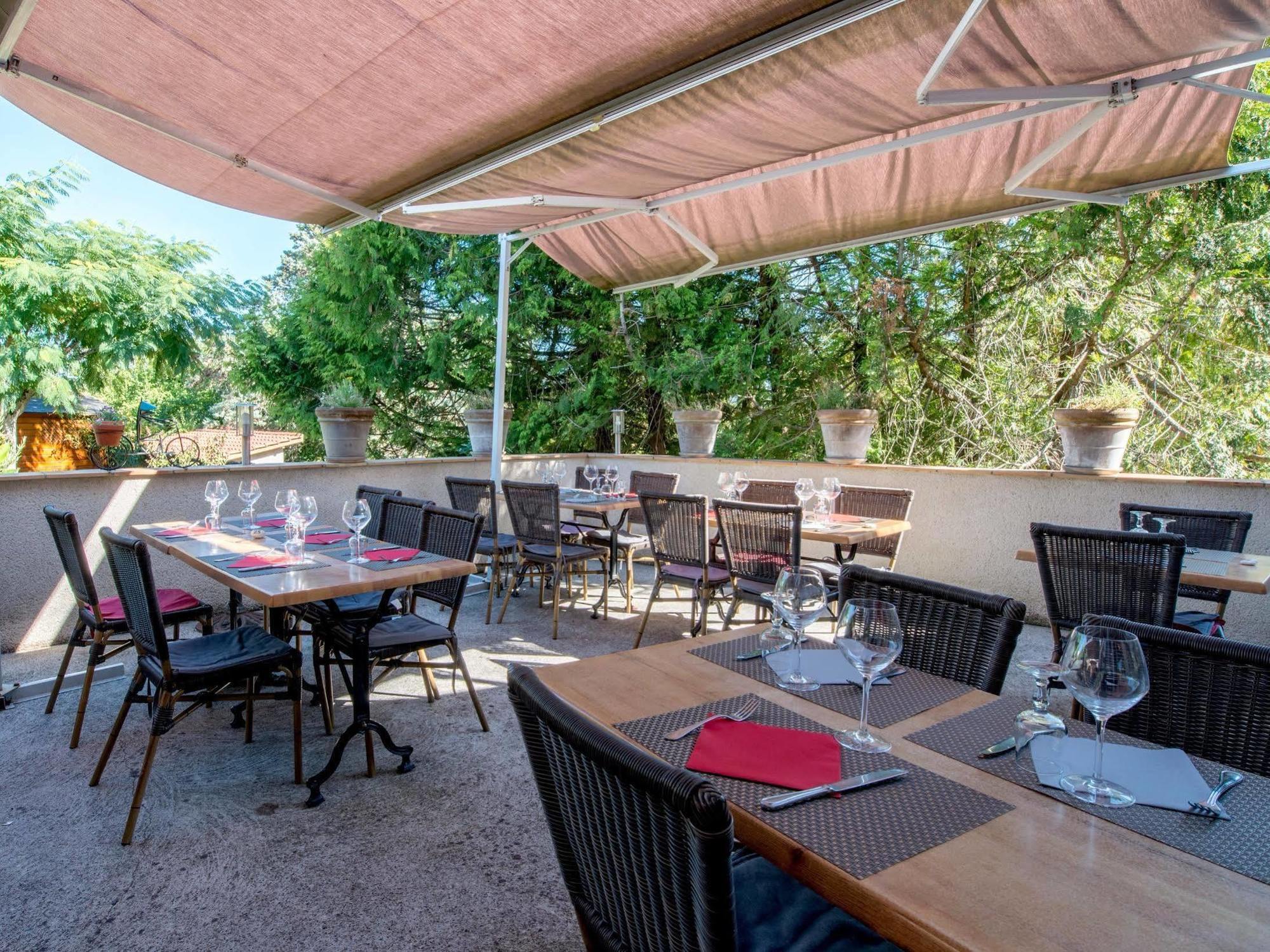 Logis Hotels - Hotel Et Restaurant Les Voyageurs Tournon-dʼAgenais Exteriér fotografie